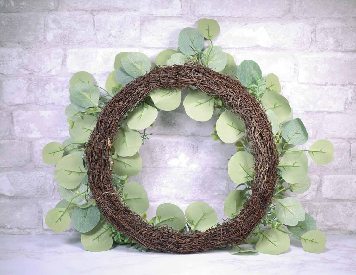 20" Mixed Eucalyptus Wreath - Image 4