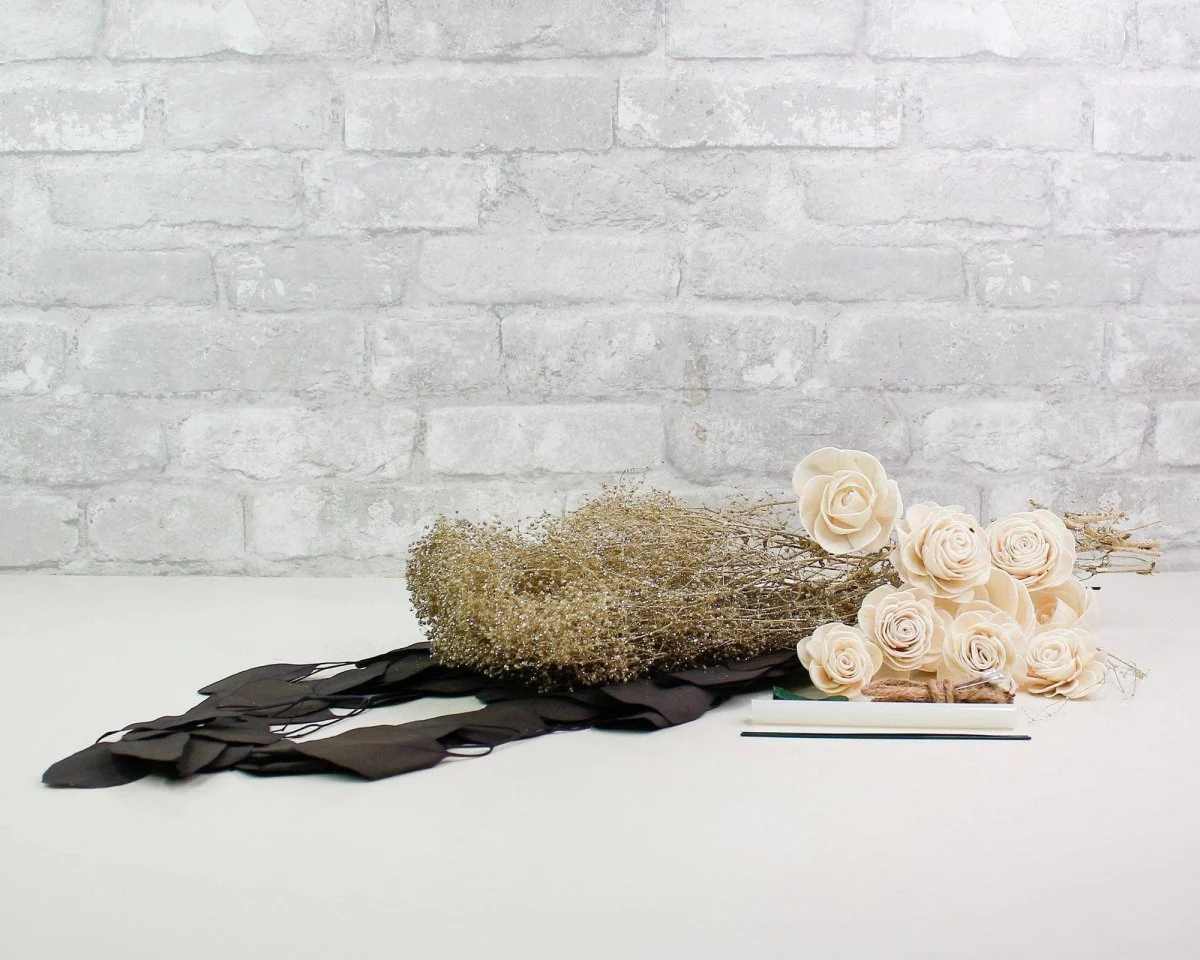 Melrose Magic Boutonniere (Set of 3)* - Image 14