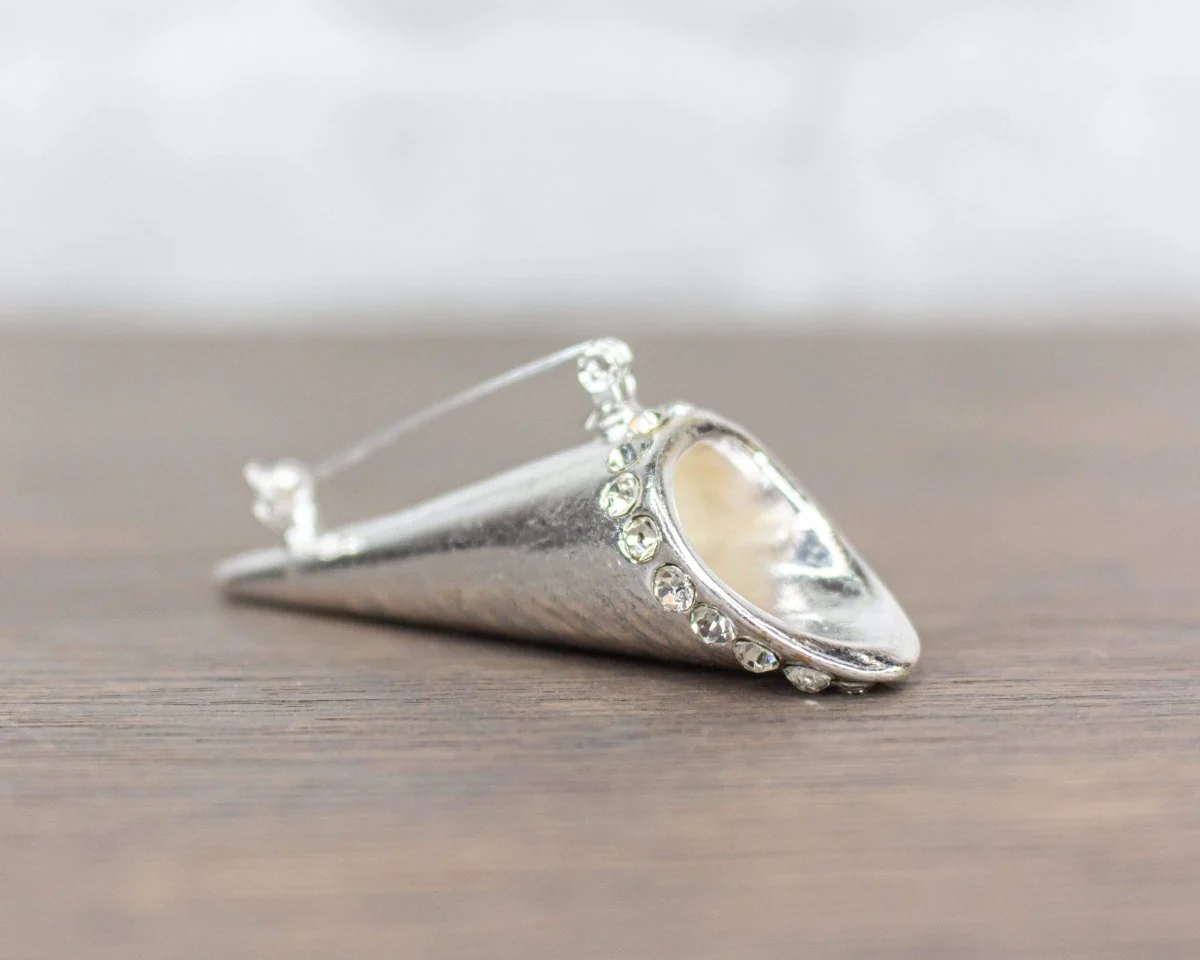 Silver Boutonniere Holder